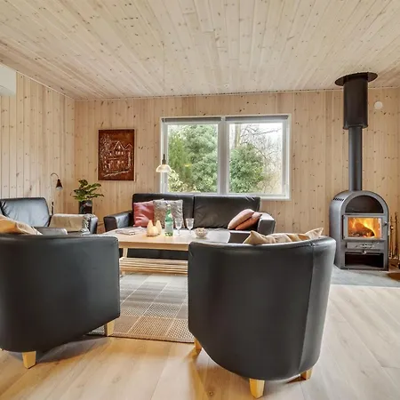 Annamaria - 30km From The Sea By Interhome